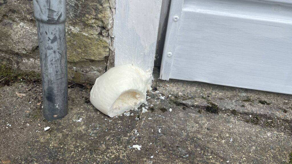 Rotten frame posts - during