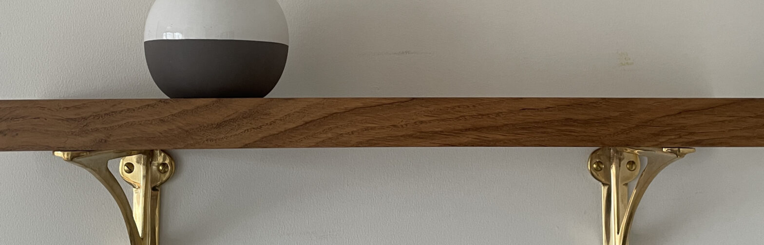 Oak shelf feature